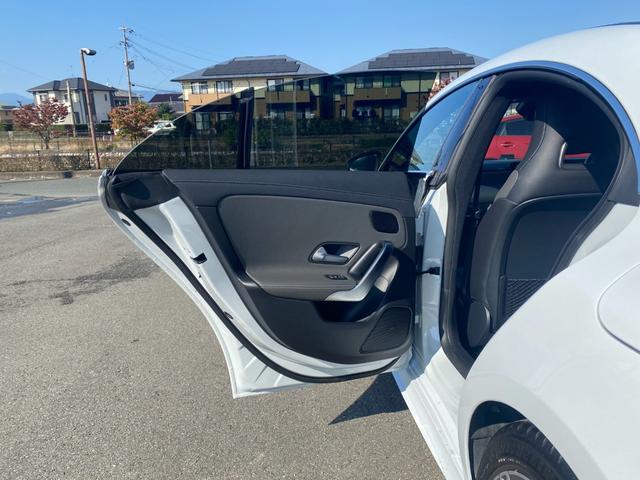 ＣＬＡクラス ＣＬＡ２００ｄ　ＡＭＧライン　・サンルーフ・アダプティブクルーズコントロール・純正ナビ／ＢＴ／ＵＳＢ・全方位カメラ・黒革シート／シートヒーター・フルセグ・ＥＴＣ・純正１８ＡＷ・保証書・取扱説明書・ＢＬＩＳ・ＬＥＤライト（52枚目）