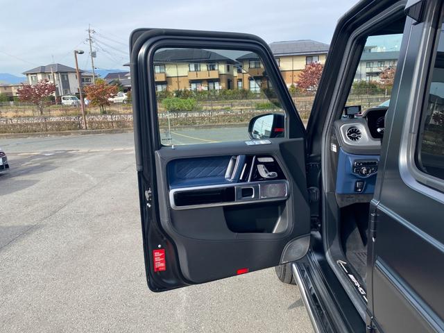 Ｇクラス Ｇ６３　マヌファクトゥーアエディション　・１オーナー・サンルーフ・アダプティブクルーズコントロール・純正ナビ／ＢＴ／ＵＳＢ・全方位カメラ・青革シート／シートヒーター／エアシート・ドライブレコーダー・フルセグ・ＥＴＣ・純正２１ＡＷ（41枚目）