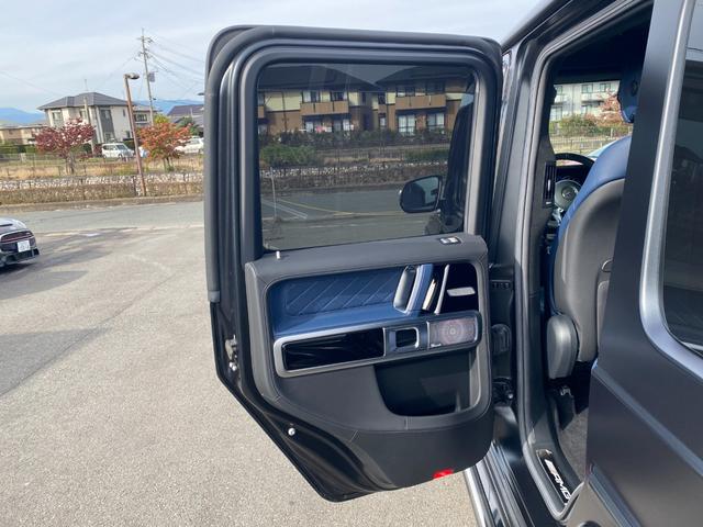 Ｇクラス Ｇ６３　マヌファクトゥーアエディション　・１オーナー・サンルーフ・アダプティブクルーズコントロール・純正ナビ／ＢＴ／ＵＳＢ・全方位カメラ・青革シート／シートヒーター／エアシート・ドライブレコーダー・フルセグ・ＥＴＣ・純正２１ＡＷ（44枚目）