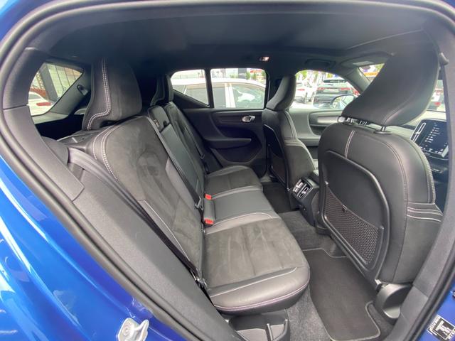 XC40 B4 AWD Rデザイン ・サンルーフ・アダプティブクルーズコントロール・純正ナビ/BT/USB/carplay・全方位カメラ・ハーフレザーシート/シートヒーター・ドライブレコーダー・フルセグ・ETC・純正19AW・LED(13枚目)
