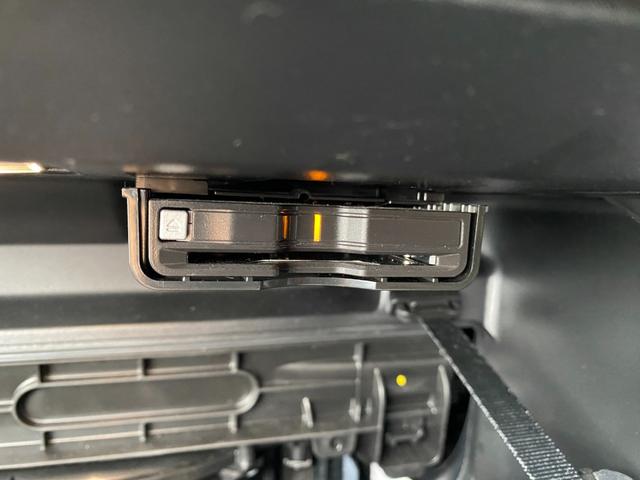 XC40 B4 AWD Rデザイン ・サンルーフ・アダプティブクルーズコントロール・純正ナビ/BT/USB/carplay・全方位カメラ・ハーフレザーシート/シートヒーター・ドライブレコーダー・フルセグ・ETC・純正19AW・LED(15枚目)