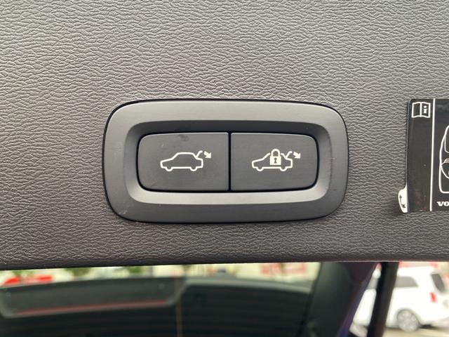 XC40 B4 AWD Rデザイン ・サンルーフ・アダプティブクルーズコントロール・純正ナビ/BT/USB/carplay・全方位カメラ・ハーフレザーシート/シートヒーター・ドライブレコーダー・フルセグ・ETC・純正19AW・LED(17枚目)