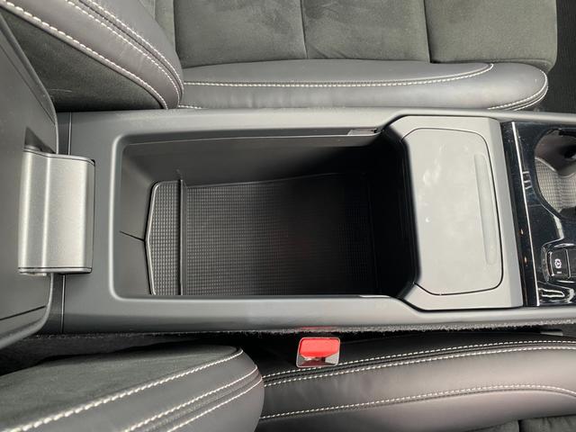 XC40 B4 AWD Rデザイン ・サンルーフ・アダプティブクルーズコントロール・純正ナビ/BT/USB/carplay・全方位カメラ・ハーフレザーシート/シートヒーター・ドライブレコーダー・フルセグ・ETC・純正19AW・LED(37枚目)