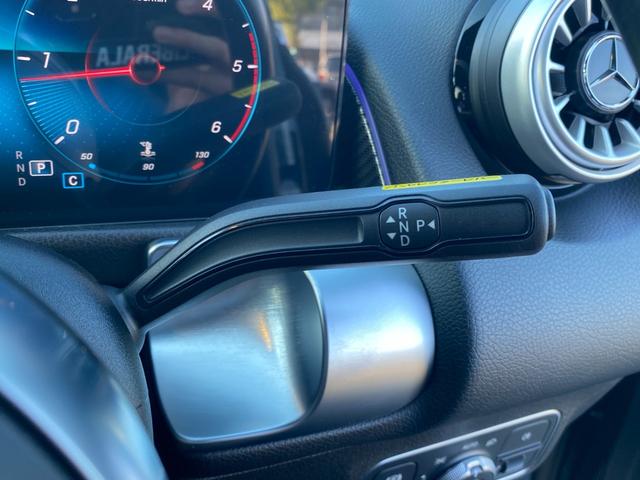 GLB GLB200d 4マチック AMGライン ・1オーナー・アダプティブクルーズコントロール・純正ナビ/BT/USB・全方位カメラハーフレザーシート/シートヒーター・純正ドライブレコーダー・フルセグ・ETC2.0・純正19AW・LEDライト(11枚目)