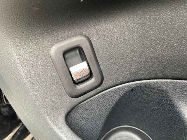 Cクラスステーションワゴン C200ステーションワゴン アバンギャルド ・アダプティブクルーズコントロール・純正ナビ/BT/USB・バックカメラ・ハーフレザーシート/シートヒーター・フルセグTV・ETC・純正17AW・LEDライト・パワーバックドア(40枚目)