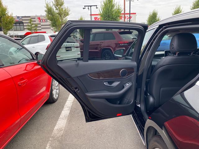 Cクラスステーションワゴン C200ステーションワゴン アバンギャルド ・アダプティブクルーズコントロール・純正ナビ/BT/USB・バックカメラ・ハーフレザーシート/シートヒーター・フルセグTV・ETC・純正17AW・LEDライト・パワーバックドア(52枚目)