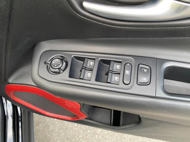 ジープ・レネゲード トレイルホーク ・クルーズコントロール・純正ナビ/Bluetooth/USB/AUX・バックカメラ・ドライブレコーダー・フルセグ・ETC・純正17AW・LEDライト・ブラインドスポット・ダウンヒルアシスト(40枚目)