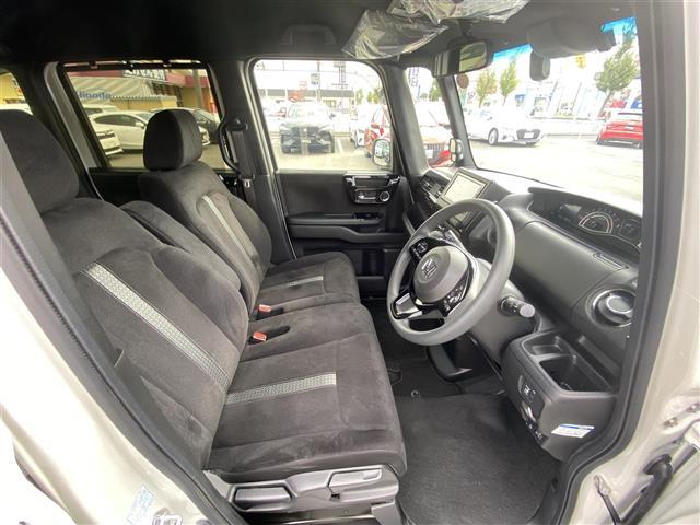 N-BOXカスタム L ・クルーズコントロール・純正ナビ/Bluetooth/USB/AUX/iPod/CD/DVD・バックカメラ・布シート/シートヒーター・ドライブレコーダー・フルセグ・ETC・純正14AW(11枚目)