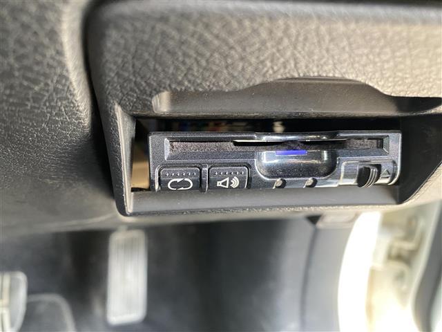 エクシーガ ２．０ｉ－Ｓ　・サンルーフ・クルーズコントロール・純正ナビ／Ｂｌｕｅｔｏｏｔｈ／ＵＳＢ・Ｄ席パワーシート・ＤＴＶ・ＥＴＣ・純正１７ＡＷ・保証書・取扱説明書（14枚目）