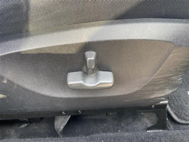 エクシーガ ２．０ｉ－Ｓ　・サンルーフ・クルーズコントロール・純正ナビ／Ｂｌｕｅｔｏｏｔｈ／ＵＳＢ・Ｄ席パワーシート・ＤＴＶ・ＥＴＣ・純正１７ＡＷ・保証書・取扱説明書（16枚目）