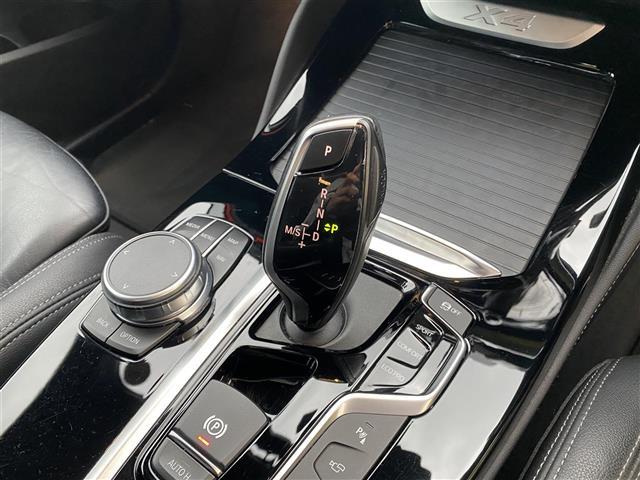 Ｘ４ ｘＤｒｉｖｅ　２０ｄ　Ｍスポーツ　・アクティブクルーズコントロール・純正ナビ／Ｂｌｕｅｔｏｏｔｈ／ＵＳＢ／ｃａｒｐｌａｙ・全方位カメラ・黒革シート／シートヒーター・ドライブレコーダー・フルセグテレビ・ＥＴＣ・純正２０ＡＷ・ＬＥＤライト（10枚目）