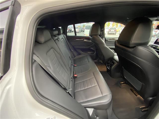 Ｘ４ ｘＤｒｉｖｅ　２０ｄ　Ｍスポーツ　・アクティブクルーズコントロール・純正ナビ／Ｂｌｕｅｔｏｏｔｈ／ＵＳＢ／ｃａｒｐｌａｙ・全方位カメラ・黒革シート／シートヒーター・ドライブレコーダー・フルセグテレビ・ＥＴＣ・純正２０ＡＷ・ＬＥＤライト（12枚目）
