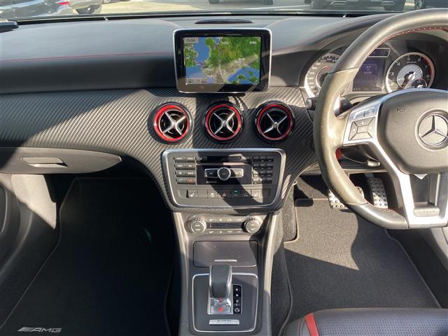 Ａクラス ４マチック　エディション１　・クルーズコントロール・純正ナビ／Ｂｌｕｅｔｏｏｔｈ／ＵＳＢ・バックカメラ・ＡＭＧパフォーマンスシート／シートヒーター・ドライブレコーダー・ＤＴＶ・ＥＴＣ・純正１９ＡＷ・ブラインドスポット（7枚目）