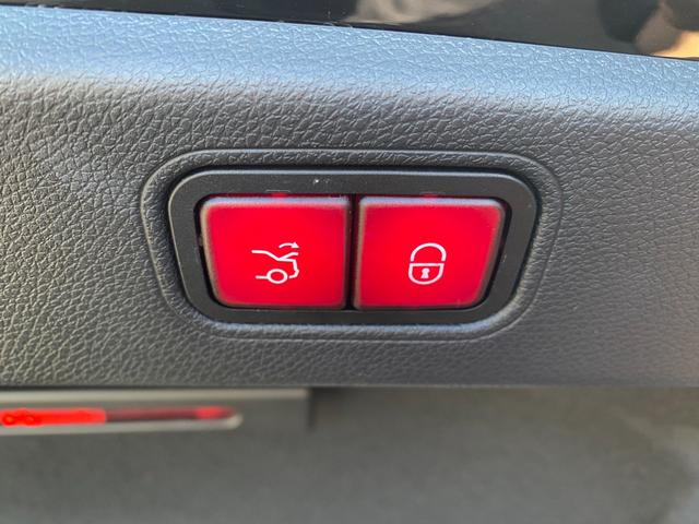 ＣＬＳクラス ＣＬＳ２２０ｄ　スポーツ　エクスクルーシブパッケージ　・サンルーフ・アダプティブクルーズコントロール・純正ナビ／Ｂｌｕｅｔｏｏｔｈ／ＵＳＢ・全方位カメラ・黒革シート／シートヒーター／エアシート・純正ドライブレコーダー・ＥＴＣ・純正１９ＡＷ・ＬＥＤライト（60枚目）