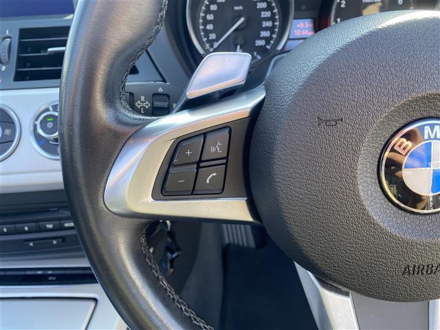 Ｚ４ ｓＤｒｉｖｅ２３ｉ　・純正ナビ／ＡＵＸ／ＣＤ／ＤＶＤ・ワンセグテレビ・ミラー型ＥＴＣ・純正１７ＡＷ・ハードトップルーフ・オートライト・スポーツモード切替（5枚目）