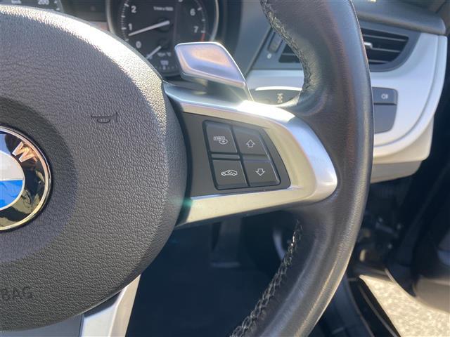 Ｚ４ ｓＤｒｉｖｅ２３ｉ　・純正ナビ／ＡＵＸ／ＣＤ／ＤＶＤ・ワンセグテレビ・ミラー型ＥＴＣ・純正１７ＡＷ・ハードトップルーフ・オートライト・スポーツモード切替（6枚目）