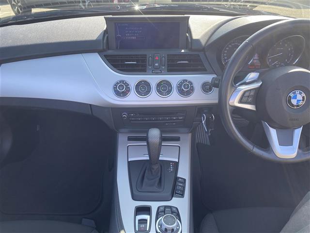 Ｚ４ ｓＤｒｉｖｅ２３ｉ　・純正ナビ／ＡＵＸ／ＣＤ／ＤＶＤ・ワンセグテレビ・ミラー型ＥＴＣ・純正１７ＡＷ・ハードトップルーフ・オートライト・スポーツモード切替（7枚目）