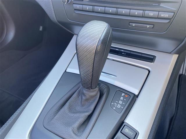 Ｚ４ ｓＤｒｉｖｅ２３ｉ　・純正ナビ／ＡＵＸ／ＣＤ／ＤＶＤ・ワンセグテレビ・ミラー型ＥＴＣ・純正１７ＡＷ・ハードトップルーフ・オートライト・スポーツモード切替（10枚目）