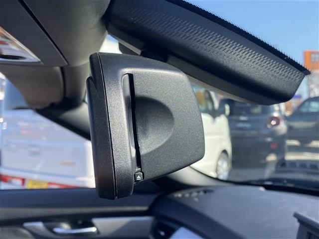 Ｚ４ ｓＤｒｉｖｅ２３ｉ　・純正ナビ／ＡＵＸ／ＣＤ／ＤＶＤ・ワンセグテレビ・ミラー型ＥＴＣ・純正１７ＡＷ・ハードトップルーフ・オートライト・スポーツモード切替（13枚目）