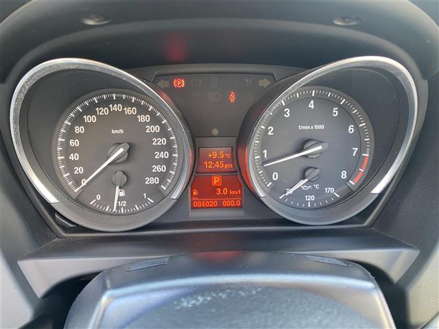 Ｚ４ ｓＤｒｉｖｅ２３ｉ　・純正ナビ／ＡＵＸ／ＣＤ／ＤＶＤ・ワンセグテレビ・ミラー型ＥＴＣ・純正１７ＡＷ・ハードトップルーフ・オートライト・スポーツモード切替（20枚目）