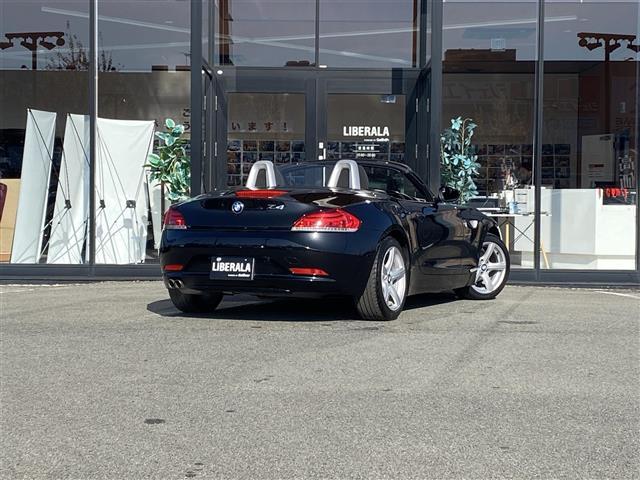 Ｚ４ ｓＤｒｉｖｅ２３ｉ　・純正ナビ／ＡＵＸ／ＣＤ／ＤＶＤ・ワンセグテレビ・ミラー型ＥＴＣ・純正１７ＡＷ・ハードトップルーフ・オートライト・スポーツモード切替（25枚目）