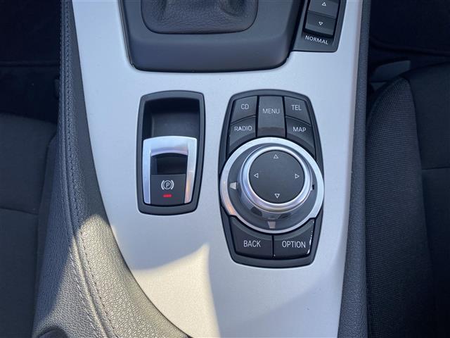 Ｚ４ ｓＤｒｉｖｅ２３ｉ　・純正ナビ／ＡＵＸ／ＣＤ／ＤＶＤ・ワンセグテレビ・ミラー型ＥＴＣ・純正１７ＡＷ・ハードトップルーフ・オートライト・スポーツモード切替（33枚目）