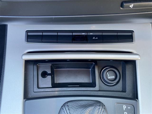 Ｚ４ ｓＤｒｉｖｅ２３ｉ　・純正ナビ／ＡＵＸ／ＣＤ／ＤＶＤ・ワンセグテレビ・ミラー型ＥＴＣ・純正１７ＡＷ・ハードトップルーフ・オートライト・スポーツモード切替（35枚目）