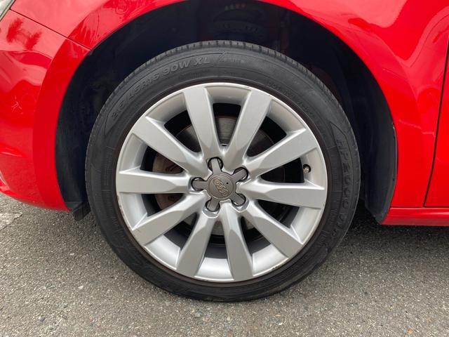 Ａ１スポーツバック １．４ＴＦＳＩ　純正ナビ　地デジ　Ｂｌｕｅｔｏｏｔｈ　ＤＶＤ再生　　記録簿　プッシュスタート　革巻きステアリング　パドルシフト　ステアリングスイッチ　電動格納ミラー　ウィンカーミラー　ミラーヒーター　　オートライト（29枚目）