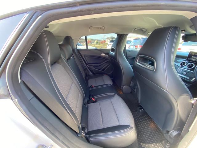 CLAクラス シューティングブレーク CLA180 シューティングブレーク AMGスタイル ・レーダーセーフティPKG・純正HDDナビ/CD/DVD/USB/BT・バックカメラ・ハーフレザーシート/シートヒーター・地デジ・パドルシフト・ETC・コーナーセンサー・PWバックドア・保証書(13枚目)