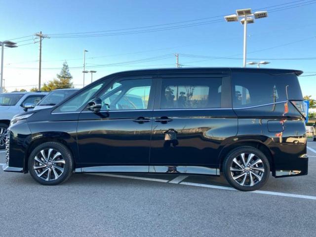 ヴォクシー ハイブリッドＳ－Ｚ　保証書／ディスプレイオーディオ１０．５インチ／フリップダウンモニター　純正　１２．８インチ／トヨタセーフティセンス／両側電動スライドドア／シートヒーター　前席／車線逸脱防止支援システム　バックカメラ（2枚目）