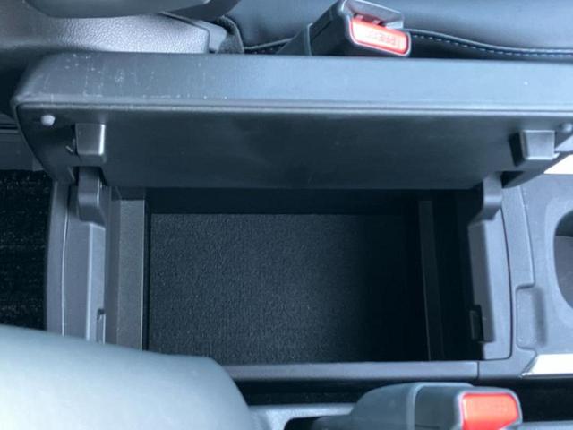 ヴォクシー ハイブリッドＳ－Ｚ　保証書／ディスプレイオーディオ１０．５インチ／フリップダウンモニター　純正　１２．８インチ／トヨタセーフティセンス／両側電動スライドドア／シートヒーター　前席／車線逸脱防止支援システム　バックカメラ（27枚目）