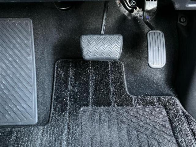 ヴォクシー ハイブリッドＳ－Ｚ　保証書／ディスプレイオーディオ１０．５インチ／フリップダウンモニター　純正　１２．８インチ／トヨタセーフティセンス／両側電動スライドドア／シートヒーター　前席／車線逸脱防止支援システム　バックカメラ（30枚目）