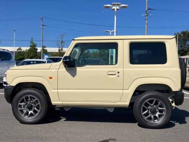 ジムニー ４ＷＤ　ＸＣ　保証書／セーフティサポート（スズキ）／シートヒーター／車線逸脱防止支援システム／ＡＢＳ／横滑り防止装置／エアバッグ　運転席／エアバッグ　助手席／エアバッグ　サイド／アルミホイール　純正　１７インチ（2枚目）