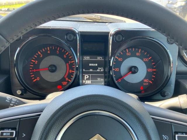 ジムニー ４ＷＤ　ＸＣ　保証書／セーフティサポート（スズキ）／シートヒーター／車線逸脱防止支援システム／ＡＢＳ／横滑り防止装置／エアバッグ　運転席／エアバッグ　助手席／エアバッグ　サイド／アルミホイール　純正　１７インチ（9枚目）