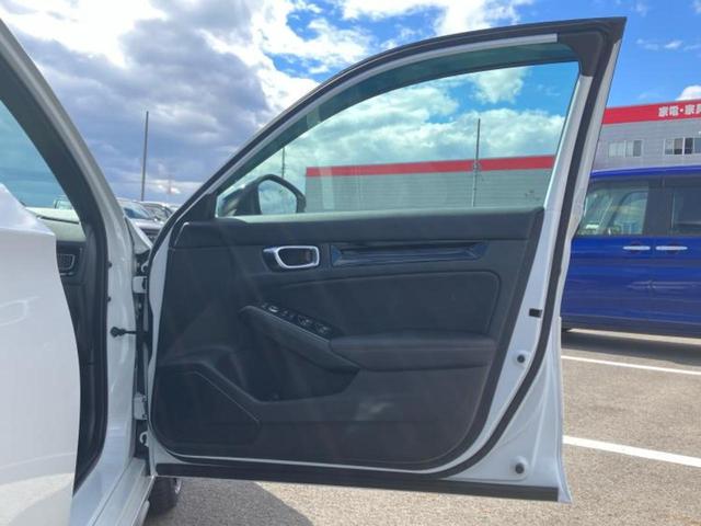 シビック eHEV 保証書/純正 SDナビ/衝突安全装置/シートヒーター/車線逸脱防止支援システム/シート ハーフレザー/パーキングアシスト バックガイド/パーキングアシスト 自動操舵 衝突被害軽減システム バックカメラ(20枚目)