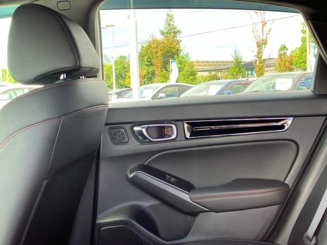 シビック eHEV 保証書/純正 SDナビ/衝突安全装置/シートヒーター/車線逸脱防止支援システム/シート ハーフレザー/パーキングアシスト バックガイド/パーキングアシスト 自動操舵 衝突被害軽減システム バックカメラ(22枚目)