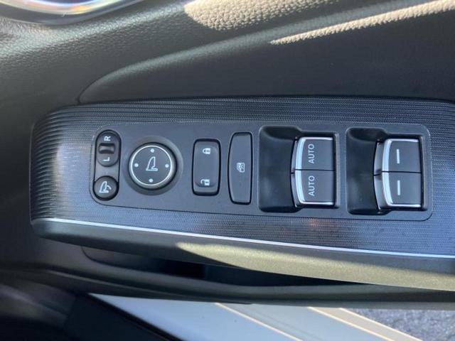 シビック eHEV 保証書/純正 SDナビ/衝突安全装置/シートヒーター/車線逸脱防止支援システム/シート ハーフレザー/パーキングアシスト バックガイド/パーキングアシスト 自動操舵 衝突被害軽減システム バックカメラ(25枚目)