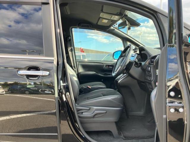 エスクァイア Giプレミアムパッケージブラックテーラード 新品タイヤ/モデリスタエアロ/保証書/純正 10インチ SDナビ/フリップダウンモニター 純正 12.1インチ/衝突安全装置/両側電動スライドドア/シートヒーター 前席/車線逸脱防止支援システム(4枚目)