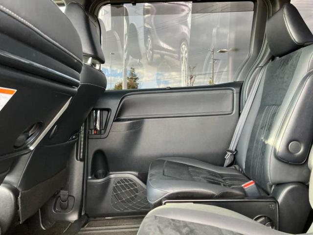 エスクァイア Giプレミアムパッケージブラックテーラード 新品タイヤ/モデリスタエアロ/保証書/純正 10インチ SDナビ/フリップダウンモニター 純正 12.1インチ/衝突安全装置/両側電動スライドドア/シートヒーター 前席/車線逸脱防止支援システム(22枚目)