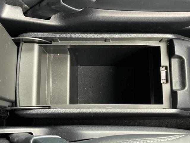 エスクァイア Giプレミアムパッケージブラックテーラード 新品タイヤ/モデリスタエアロ/保証書/純正 10インチ SDナビ/フリップダウンモニター 純正 12.1インチ/衝突安全装置/両側電動スライドドア/シートヒーター 前席/車線逸脱防止支援システム(28枚目)