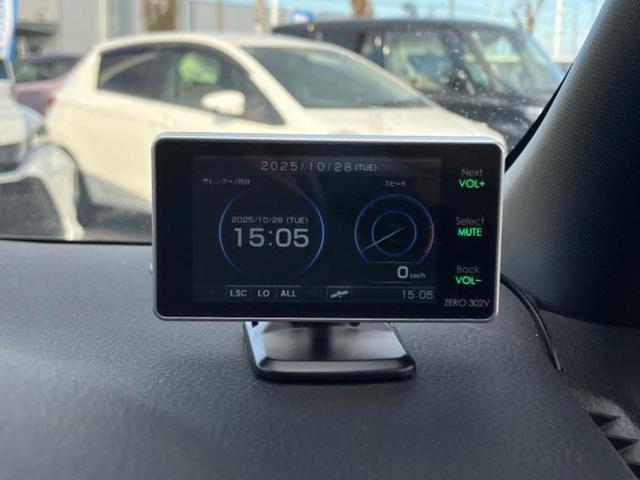 エスクァイア Giプレミアムパッケージブラックテーラード 新品タイヤ/モデリスタエアロ/保証書/純正 10インチ SDナビ/フリップダウンモニター 純正 12.1インチ/衝突安全装置/両側電動スライドドア/シートヒーター 前席/車線逸脱防止支援システム(31枚目)