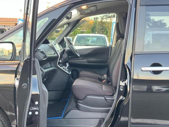 セレナ ｅパワーハイウェイスターＶ　新品タイヤ／保証書／純正　９インチ　ＳＤナビ／フリップダウンモニター　純正　１１インチ／インテリジェントルームミラー／衝突安全装置／両側電動スライドドア／全方位モニター／車線逸脱防止支援システム（6枚目）