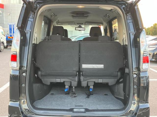 セレナ ｅパワーハイウェイスターＶ　新品タイヤ／保証書／純正　９インチ　ＳＤナビ／フリップダウンモニター　純正　１１インチ／インテリジェントルームミラー／衝突安全装置／両側電動スライドドア／全方位モニター／車線逸脱防止支援システム（8枚目）