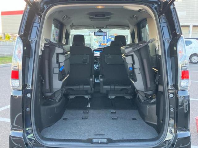 セレナ ｅパワーハイウェイスターＶ　新品タイヤ／保証書／純正　９インチ　ＳＤナビ／フリップダウンモニター　純正　１１インチ／インテリジェントルームミラー／衝突安全装置／両側電動スライドドア／全方位モニター／車線逸脱防止支援システム（19枚目）