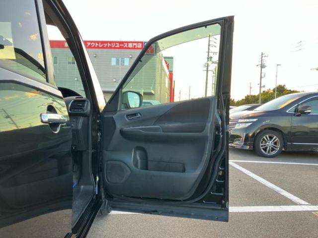 セレナ ｅパワーハイウェイスターＶ　新品タイヤ／保証書／純正　９インチ　ＳＤナビ／フリップダウンモニター　純正　１１インチ／インテリジェントルームミラー／衝突安全装置／両側電動スライドドア／全方位モニター／車線逸脱防止支援システム（20枚目）