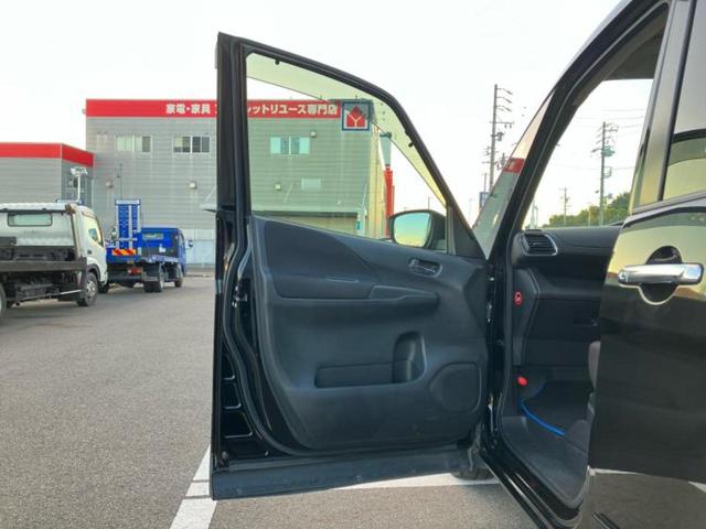 セレナ ｅパワーハイウェイスターＶ　新品タイヤ／保証書／純正　９インチ　ＳＤナビ／フリップダウンモニター　純正　１１インチ／インテリジェントルームミラー／衝突安全装置／両側電動スライドドア／全方位モニター／車線逸脱防止支援システム（21枚目）