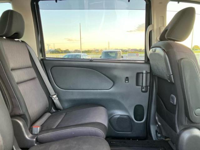 セレナ ｅパワーハイウェイスターＶ　新品タイヤ／保証書／純正　９インチ　ＳＤナビ／フリップダウンモニター　純正　１１インチ／インテリジェントルームミラー／衝突安全装置／両側電動スライドドア／全方位モニター／車線逸脱防止支援システム（23枚目）