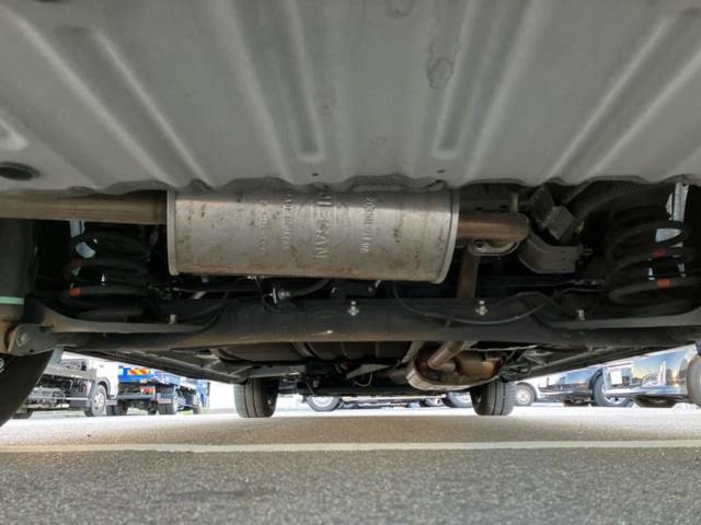 セレナ ｅパワーハイウェイスターＶ　新品タイヤ／保証書／純正　９インチ　ＳＤナビ／フリップダウンモニター　純正　１１インチ／インテリジェントルームミラー／衝突安全装置／両側電動スライドドア／全方位モニター／車線逸脱防止支援システム（37枚目）