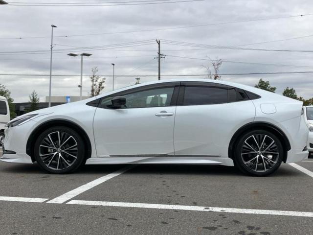 プリウス Z 新品タイヤ/モデリスタエアロ/ディスプレイオーディオ+ナビ12.3インチ/デジタルインナーミラー/衝突安全装置/シートヒーター/全方位モニター/車線逸脱防止支援システム 衝突被害軽減システム(2枚目)