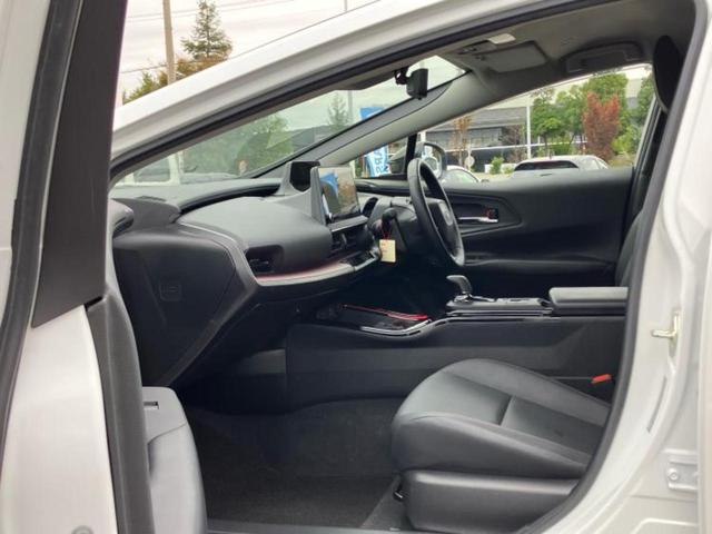 プリウス Z 新品タイヤ/モデリスタエアロ/ディスプレイオーディオ+ナビ12.3インチ/デジタルインナーミラー/衝突安全装置/シートヒーター/全方位モニター/車線逸脱防止支援システム 衝突被害軽減システム(6枚目)